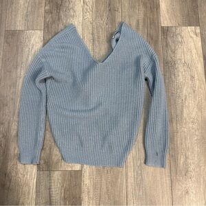 Chic Light Blue V-Neck Sweater Twist Back